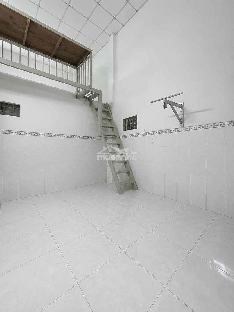 Nhà 2pn 1wc hẻm xe hơi đường 898 phú hữu q9 - 2