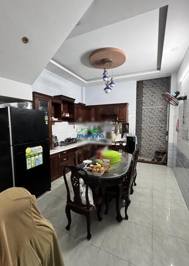 Ngộp bank bán gấp chỉ 6,8 tỷ - ngay ng: v. quá q.12 - dt: 5m x 24m xây full - 4 tầng btct - hẻm 5m.