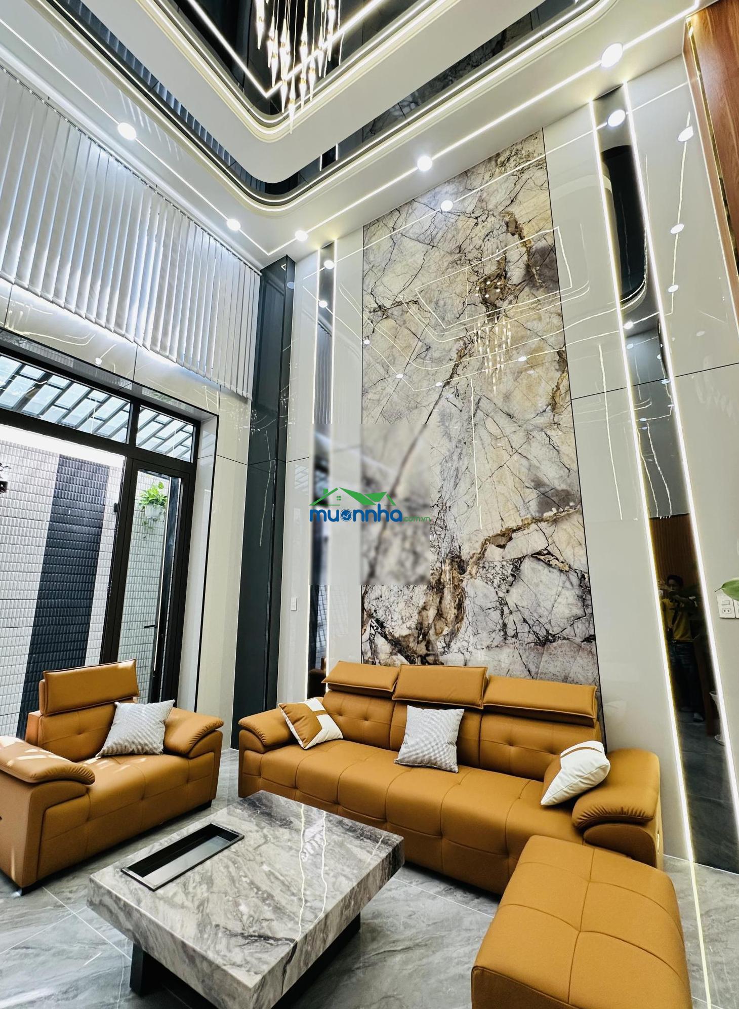 Đường 7m thông, tiện kinh doanh, nhà 5 tầng, sân thượng