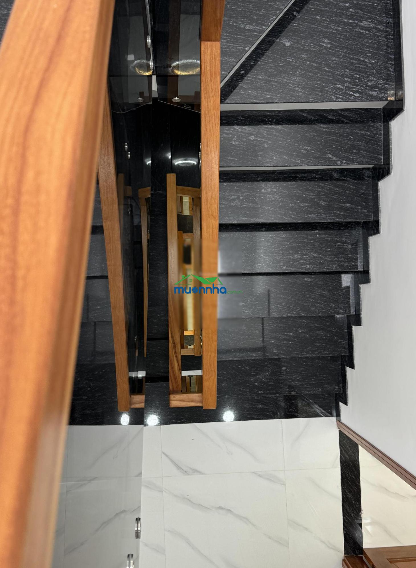 Hẻm xe hơi-5 tầng-nhà mới thiết kế hiện đại đẹp mê ly - full nội thất - phù hợp gđ đông thành viên - 3
