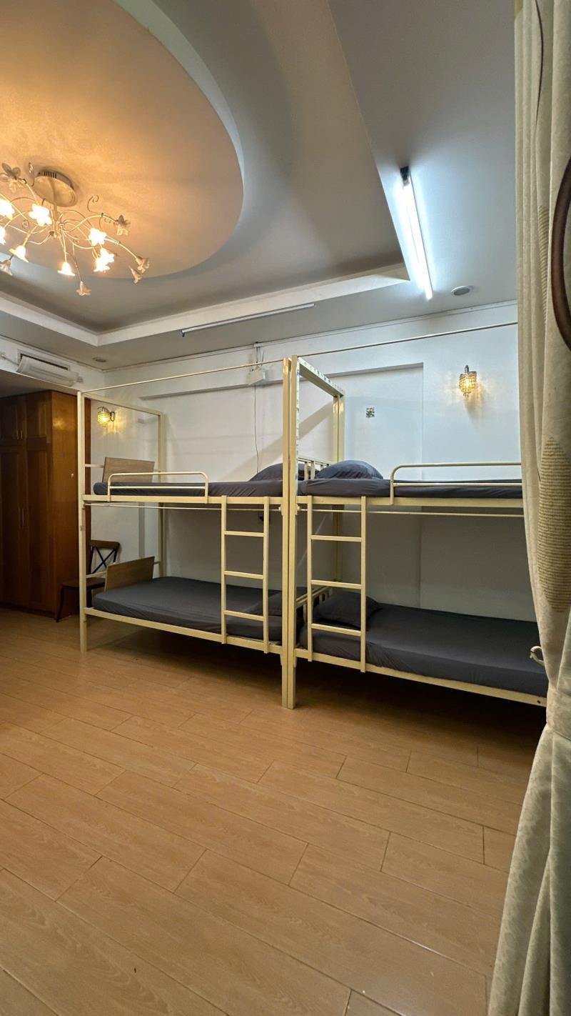 Cho thuê kí túc xá từ 1tr7/người ( có rèm che mỗi giường nha )  - 4