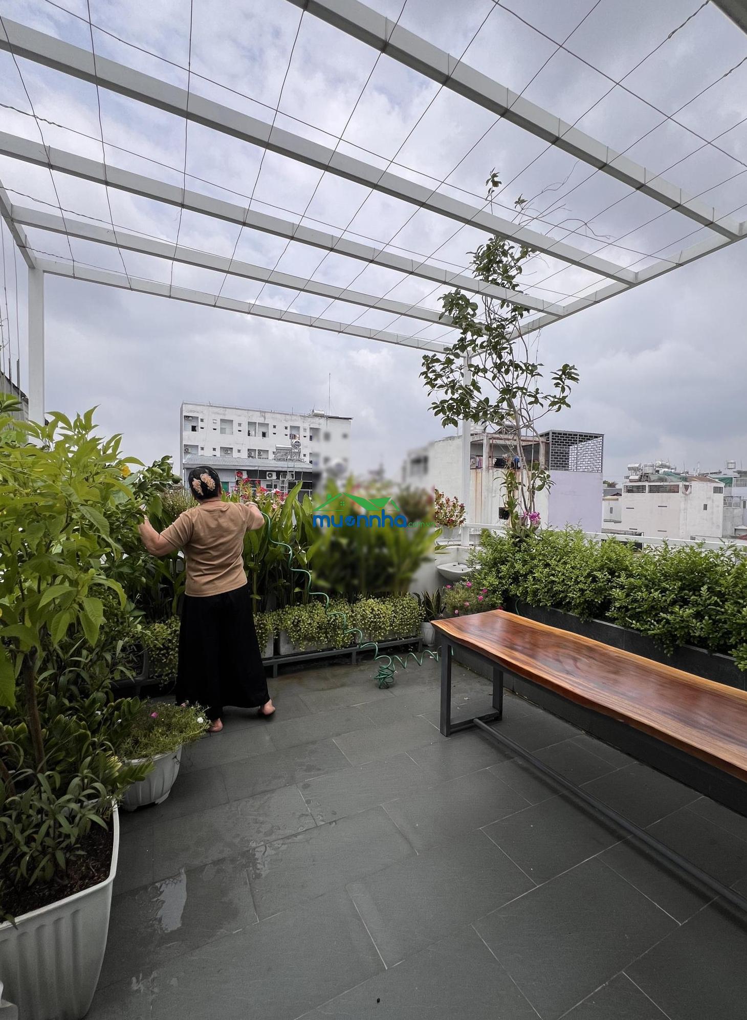 Nhà hiếm. bán nhanh, chỉ 4,5 tỷ. 40m² - 4 tầng - 4pn. sân thượng thoáng mát - 4