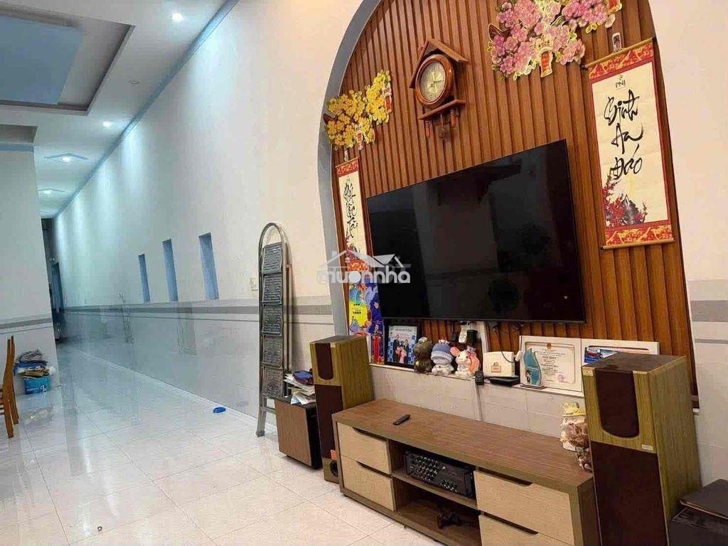 Nhà xây tâm huyết 1 chủ chuyển chổ ở nên bán nhà siêu ngon kp vườn dưa - 2