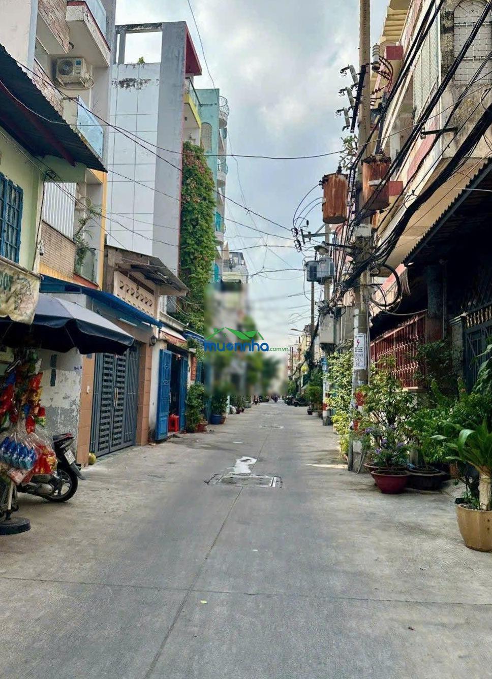 Đất khuông việt - tân phú - giáp quận 11 - 120m2 - hẻm xe tải tránh - kv xây cao tầng - giá 10,5 tỷ