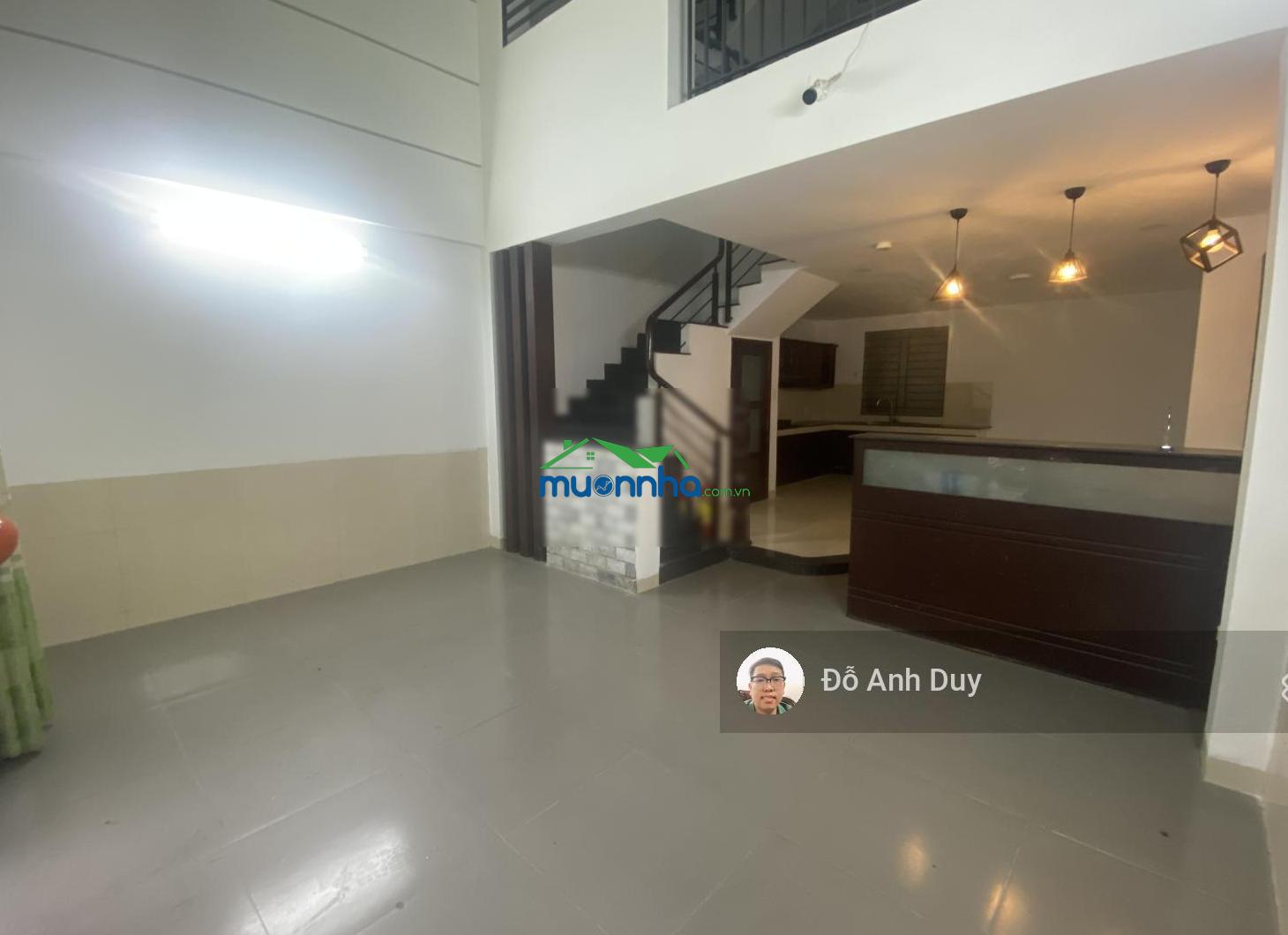 Nhà cạnh sân bay, 5 tầng ô tô ngủ trong nhà, chỉ 6 tỷ