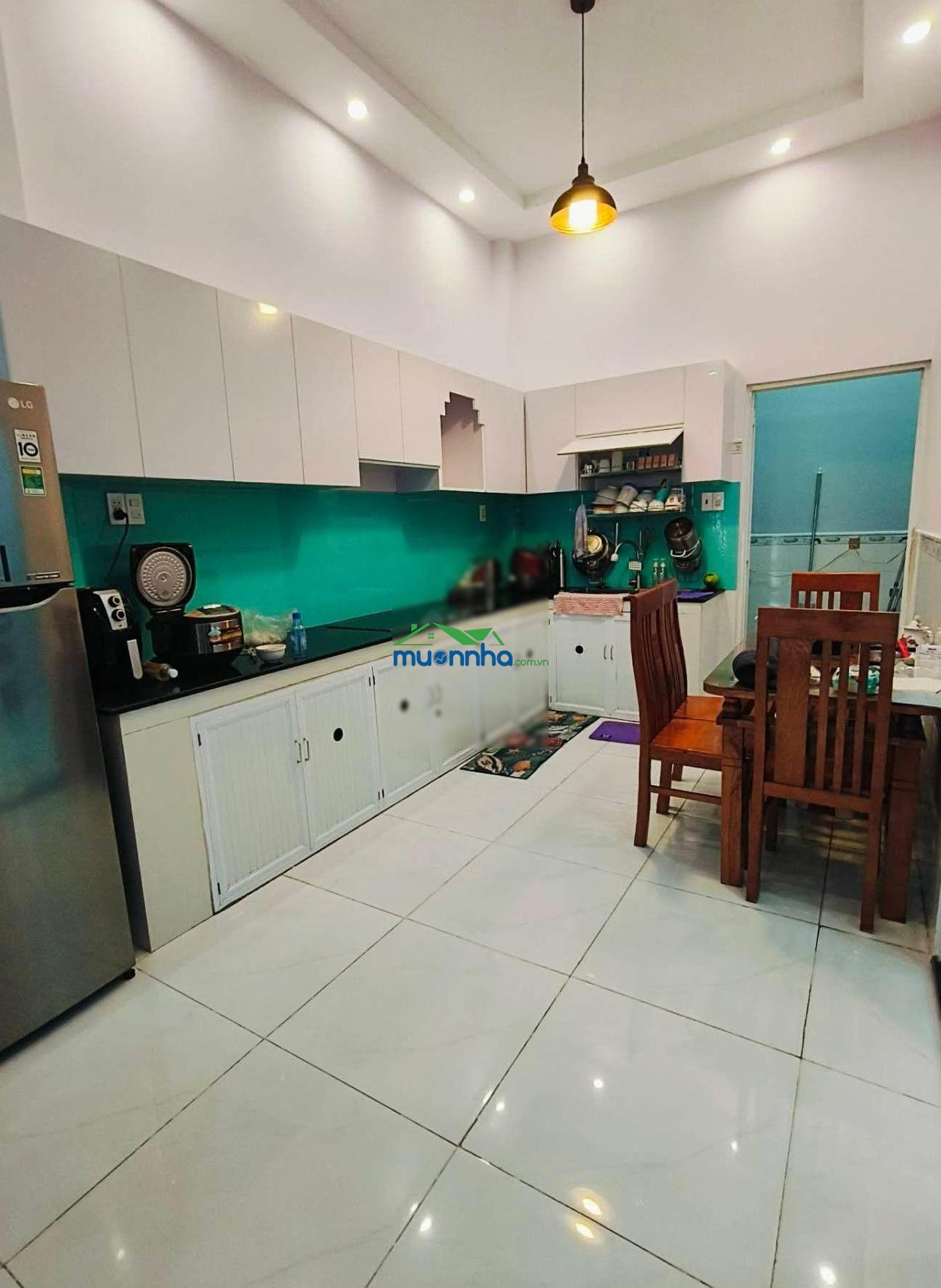 Nhà mặt tiền đường nhựa 6m - trung tâm quận 8 - 90m2 - 3 tầng - 5pn - nhỉnh 8 tỷ - 3