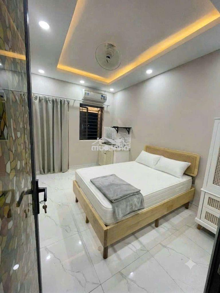 Căn hộ ban công full nội thất - nhà sạch sẽ, ít phòng - nơ trang long