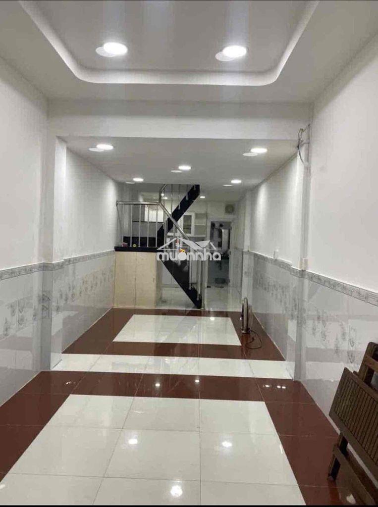 Nhà thuê bến vân đồn hxh có nội thất