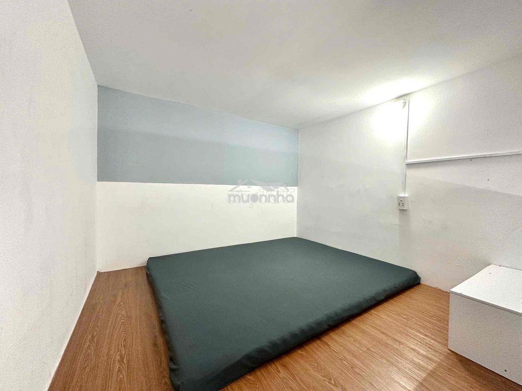 Dãy phòng mặt tiền - gác cao 2m - như nhà nguyên căn - 2