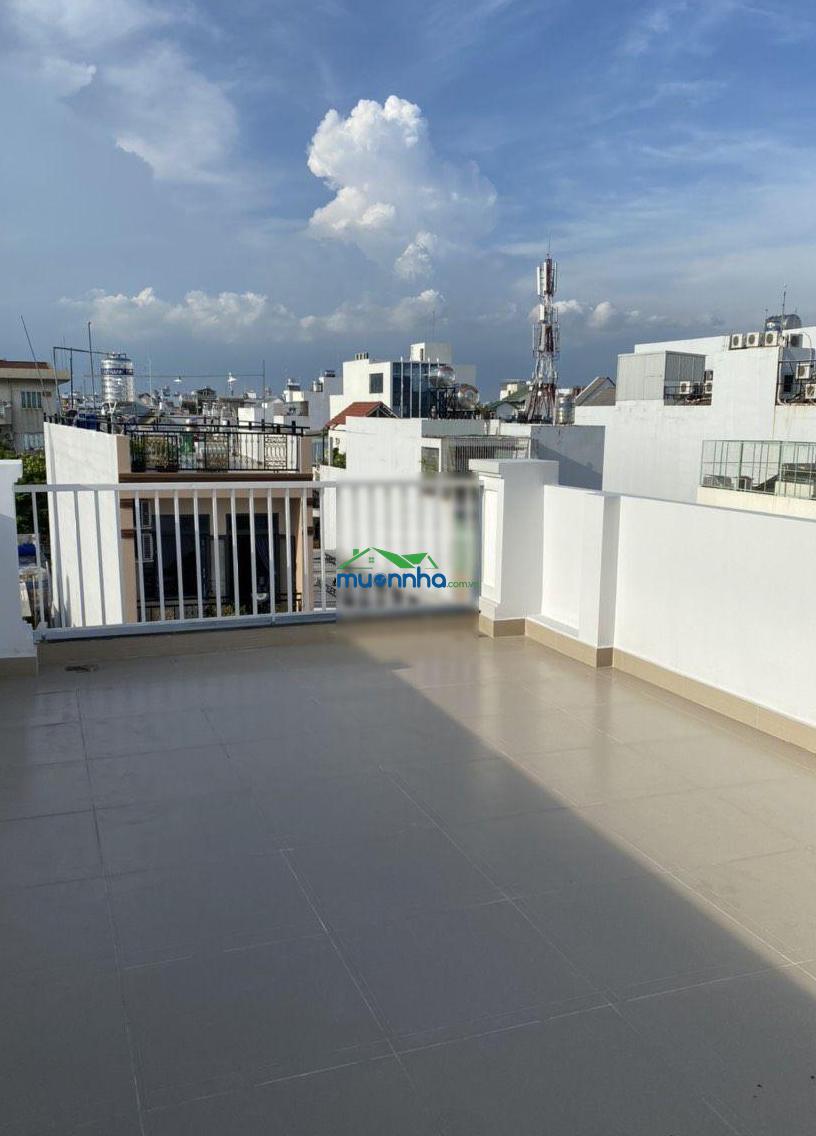Ngang 4 dài 17m xây 4 tầng, 7ty nhỉnh. ngay đại học bách khoa - chợ tân bình, lạc long quân