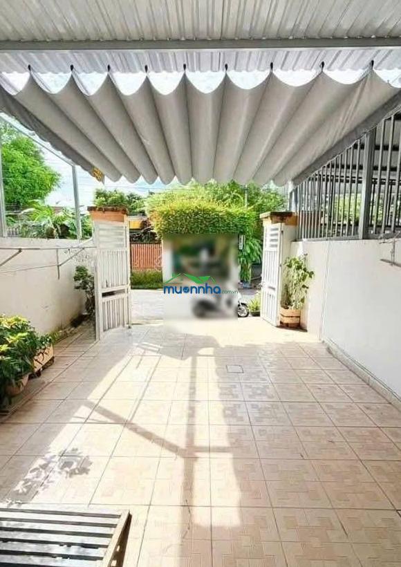 2 tỷ bán gấp nhà đang cho thuê dương công khi (dt 5x20) sổ hồng riêng