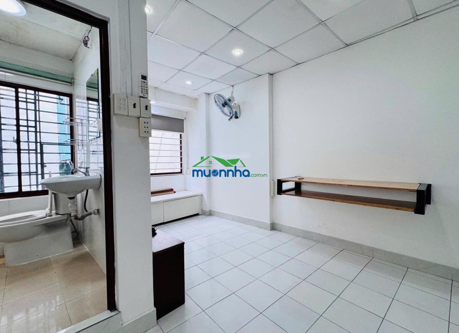 3 tầng, ngang 4m, 20m², gần mặt tiền huỳnh văn bánh, mới ở ngay, 4,38 tỷ - 2