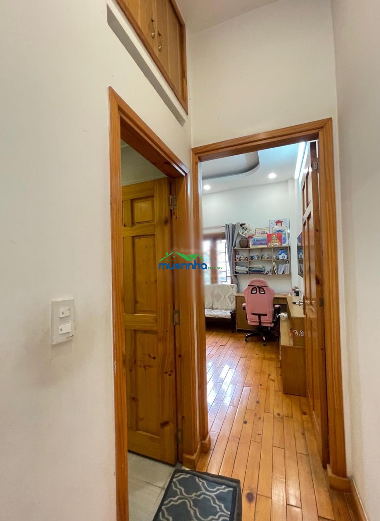 4.95 tỷ - 3 tầng btct - ngang 4 x 13m - view hồ - ngay phan văn hớn + trường chinh - 3pn - 4