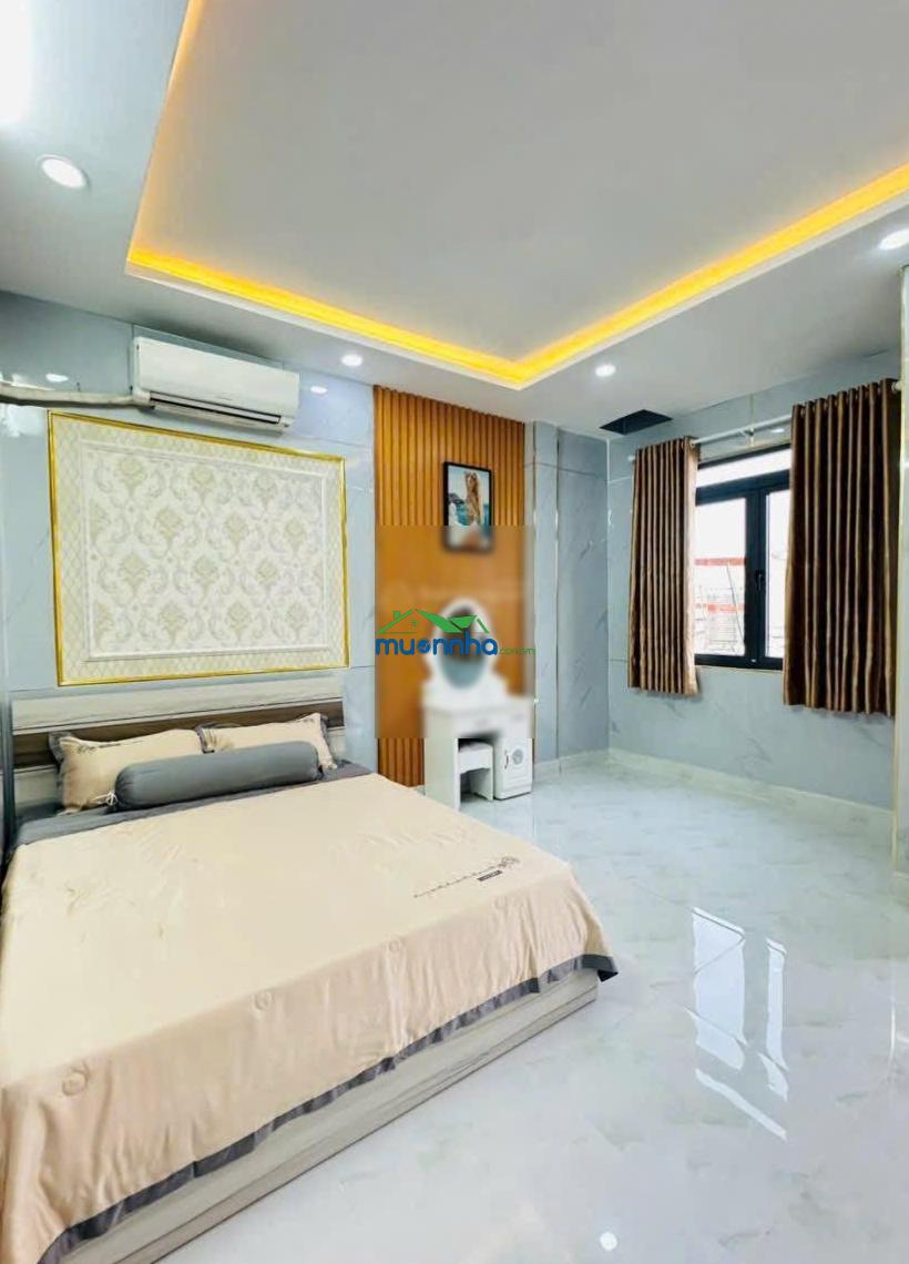 Nhà ngang 5,5 1 trệt 2 lầu 4 phòng ngủ, ngay cầu phú xuân