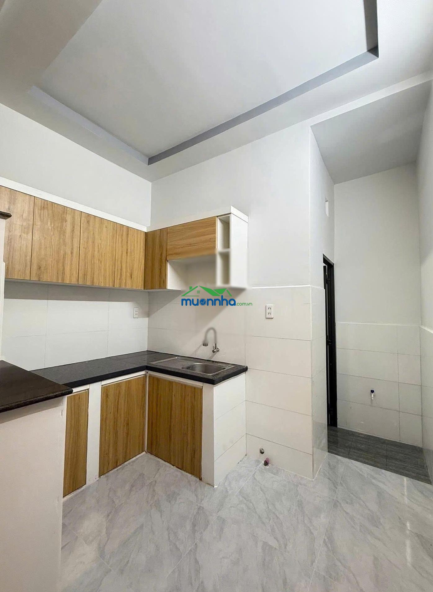 Bán gấp nhà riêng 2pn, 2wc tại âu dương lân, 44m2, 2 tỷ 410 triệu.