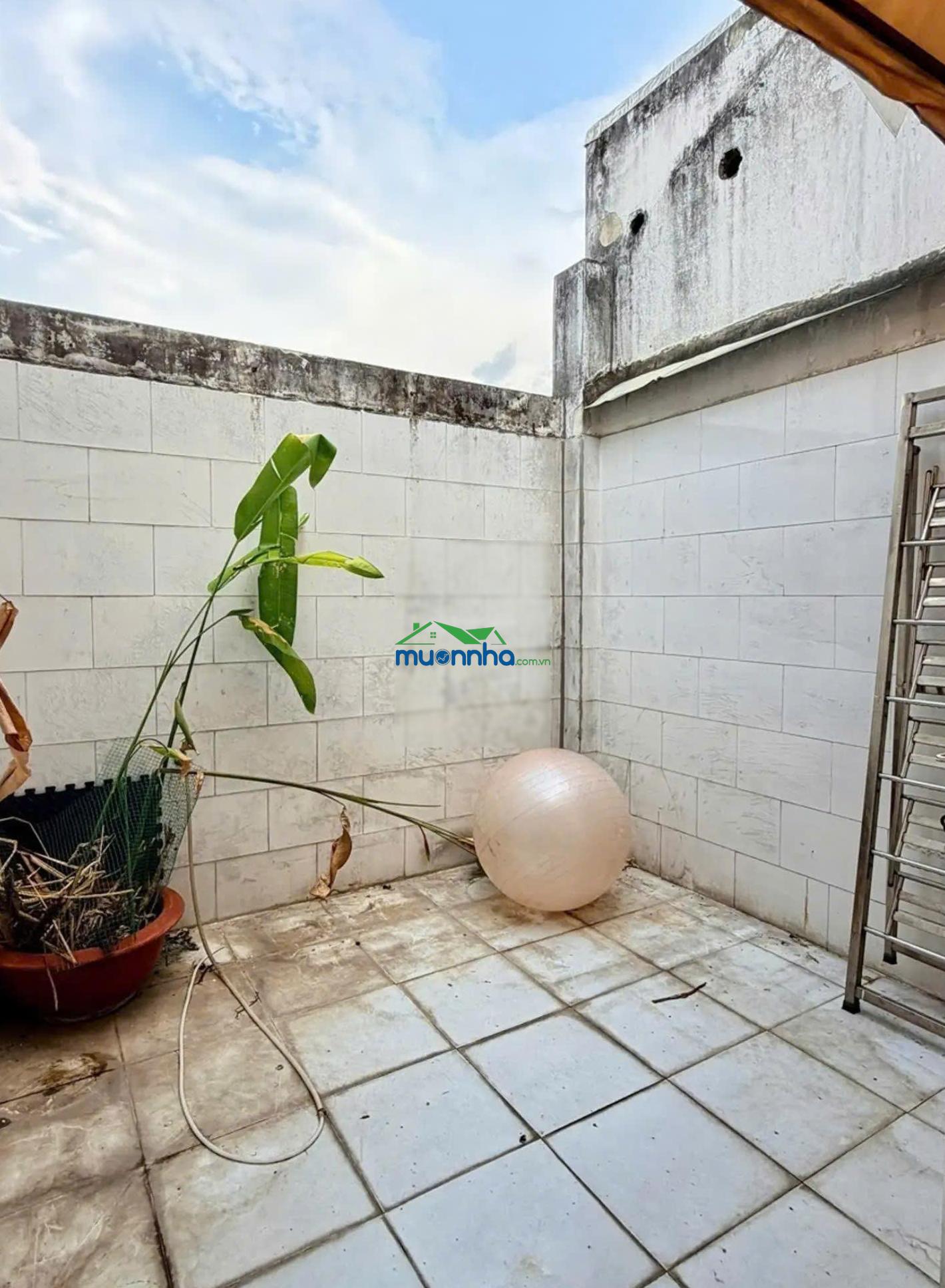 Chỉ cần sơn nhẹ là có ngay nhà hxh 3 tầng ở trung tâm bình thạnh, mà giá chỉ 7.25 tỷ - 2