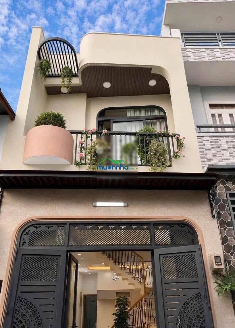 Bán gấp nhà đẹp ngay đường 11 ở thủ đức, giá 2 tỷ 490, 65m2. shr hẻm thông xe hơi ra vào thoải mái