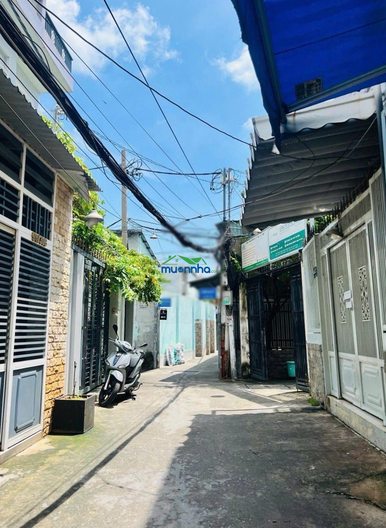Nhà đẹp quận 7 sát đh tài chính marketing giá cực tốt! - 2