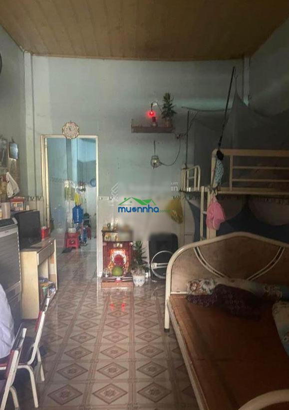 Bán nhà nát cho anh chị đầu tư. (4x10m)40m2 shr giá tốt 1 tỷ 1, đường lê lợi, hm gần thpt hồ thị bi