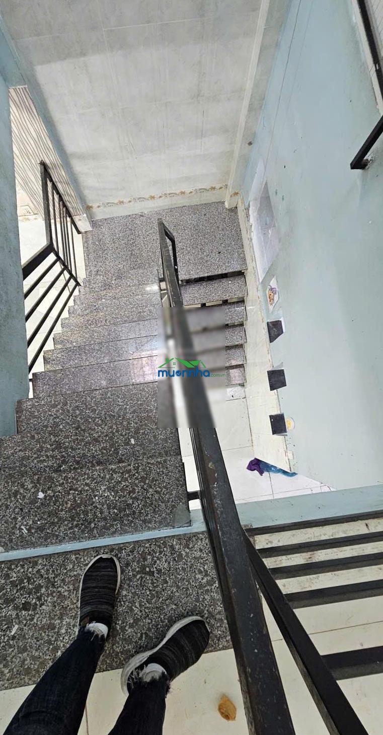 Chỉ 6,5 tỷ tl,hxh 5m lạc long quân, p,8, tân bình,nở hậu 6m dt:3,8 x 11m kc:2 tầng cũ tiện xây mới