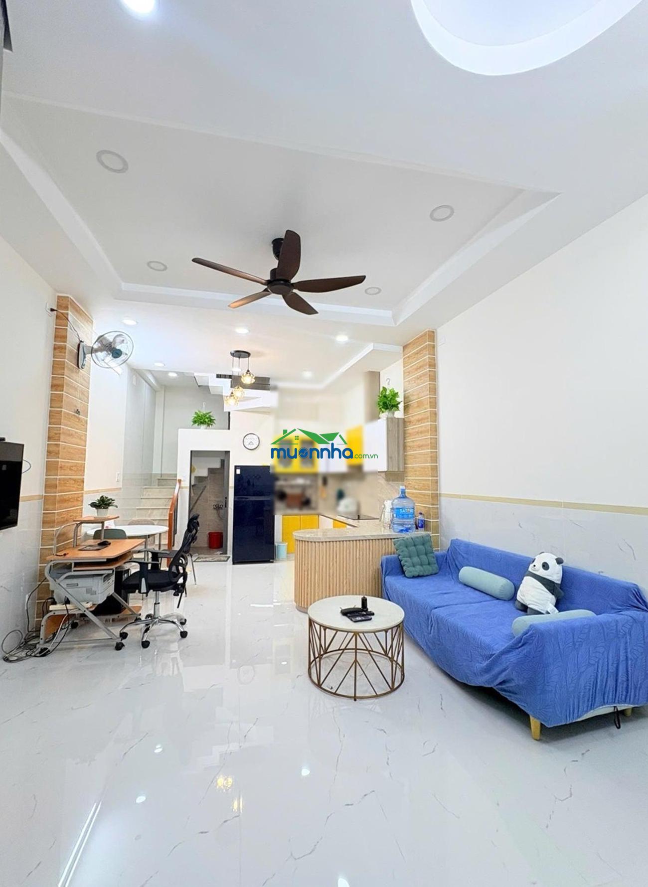 Mặt tiền 2 tầng hxh sát lạc long quân - nhà đẹp tâm huyết full nội thất cao cấp - chỉ nhỉnh 5 tỷ