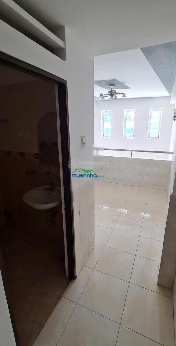 Bán nhà hẻm xe tải giá tốt quận 11 đường thái phiên