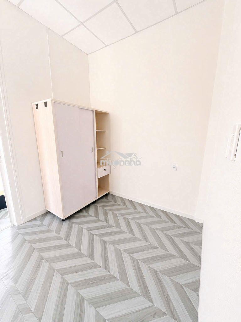 Căn hộ 1 phòng ngủ ban công tách bếp ngay sân bay ga t1 full nội thất - 3