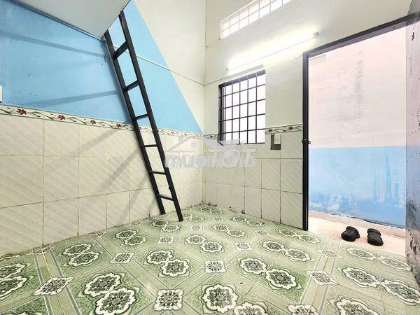 Phòng mới gác cao giờ tự do ngay vicom dĩ an, bd gần 550 zá re - 2