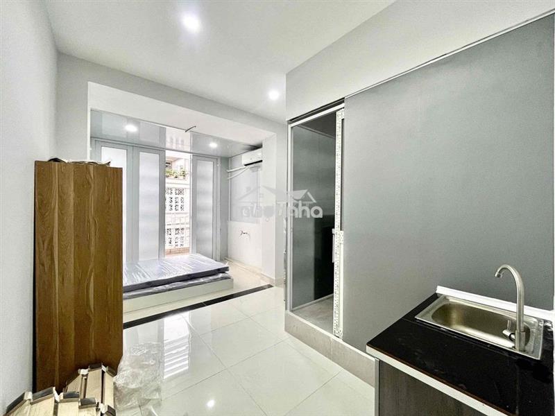 Cho thuê căn hộ bancol mới 100% full nt rộng 30m2 ngay cầu vượt 3/2