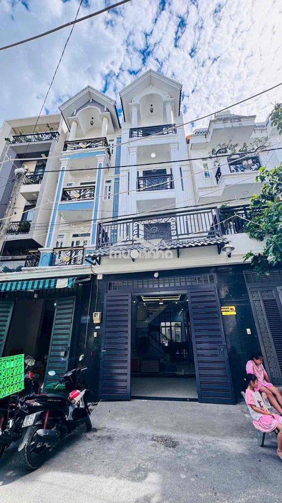 Nhà hà huy giáp ngay ngã 4 ga 3 lầu giá 11 triệu