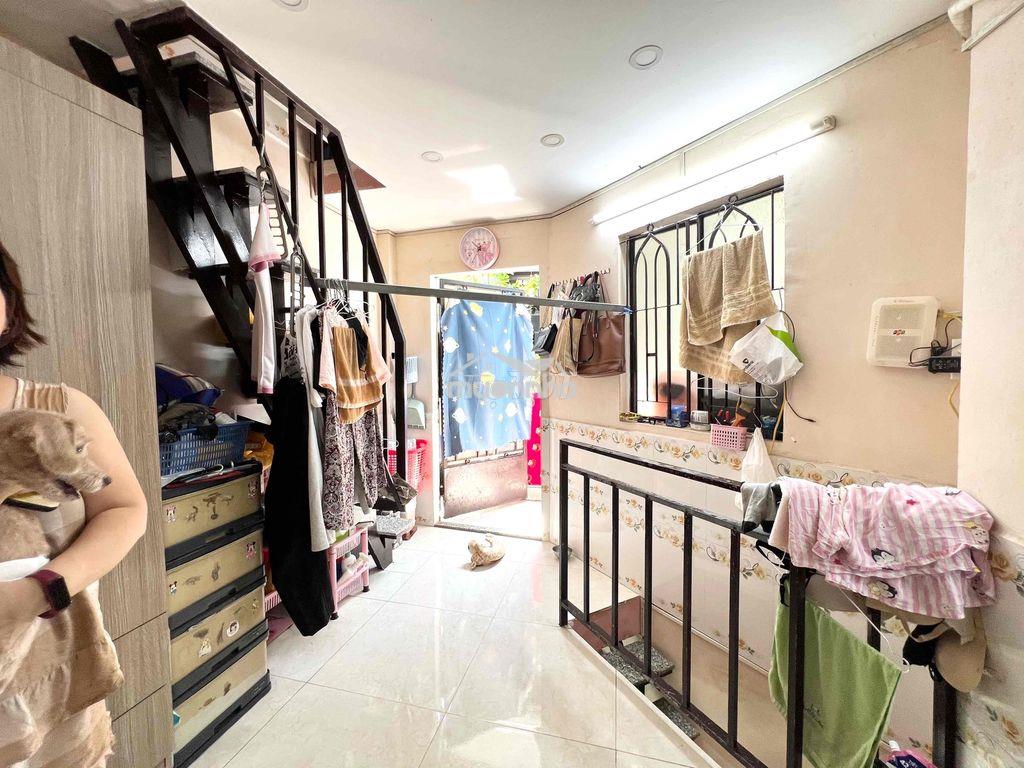 Hẻm thông - khu dân trí - 3 tầng - sổ riêng chính chủ - 4