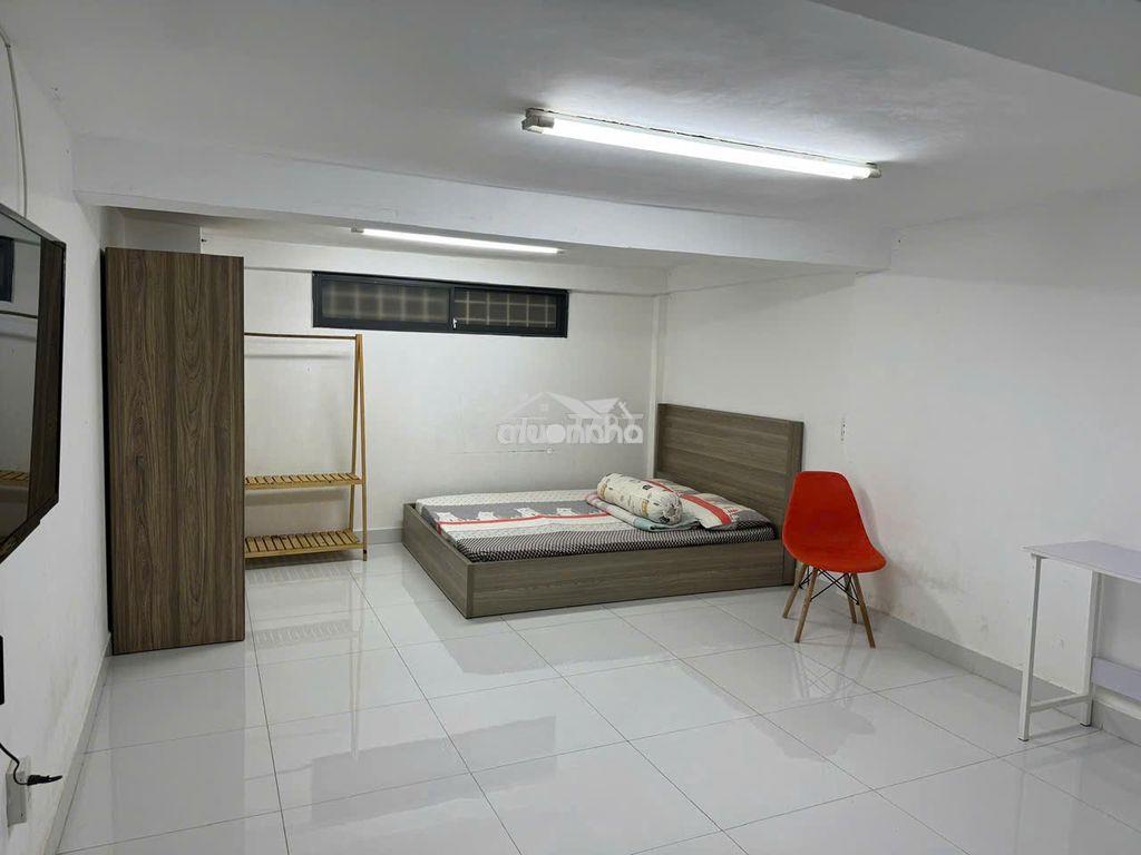 Chính chủ cần cho thuê ở ngay chdv đường lê thị riêng, quận 1 - 2