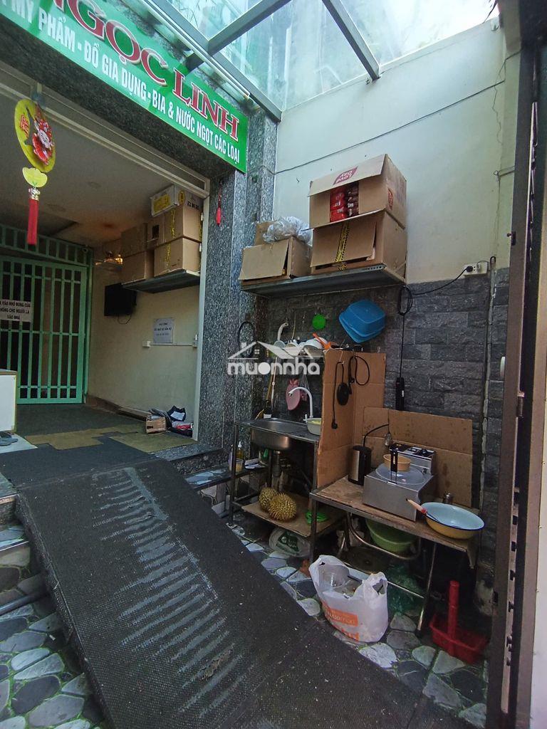 1 phòng ngủ + mặt băng , mặt tiền đoàn văn bơ, (q.4) giá 5 triệu 500. - 4