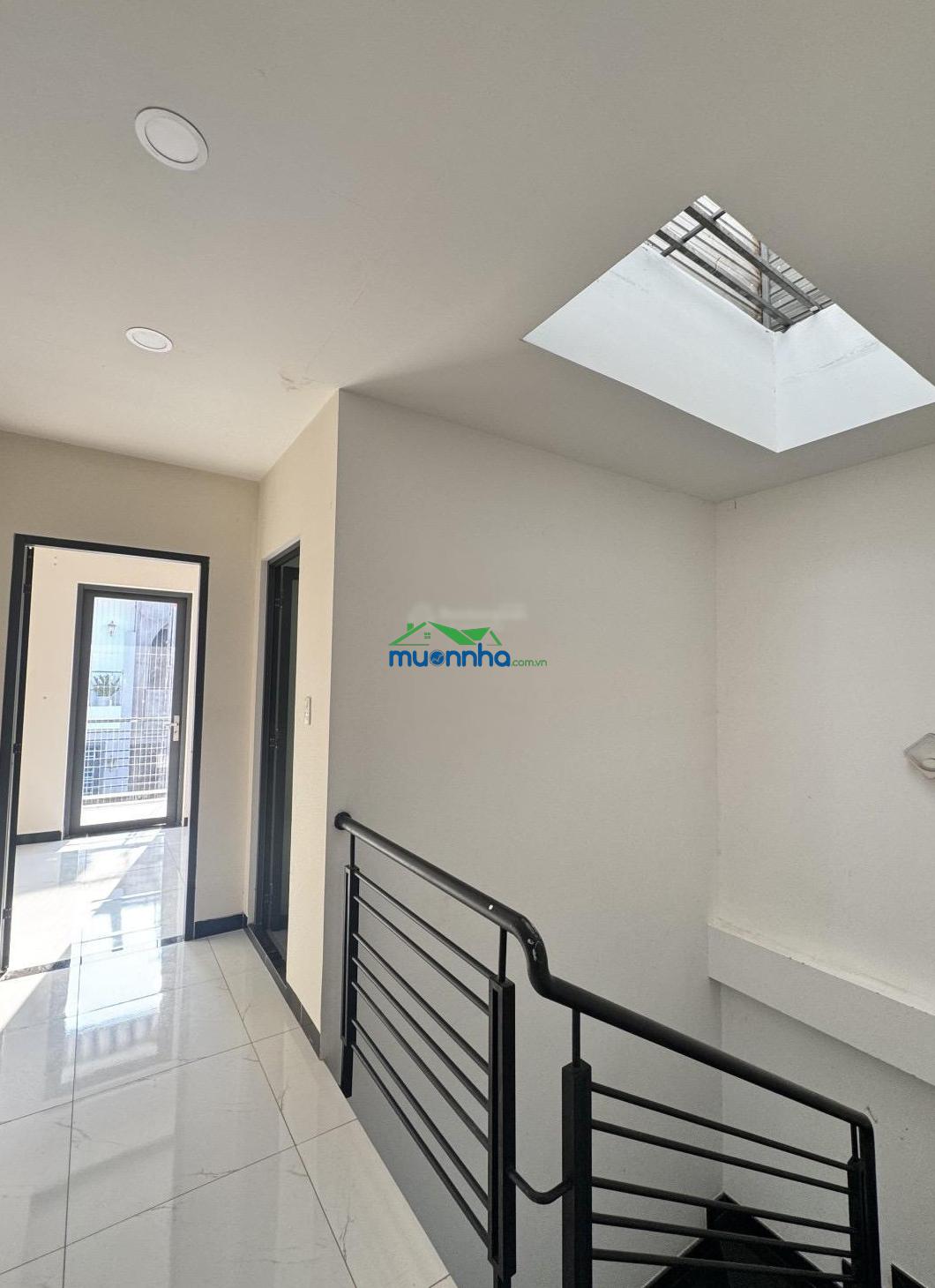 Chỉ 4,2 tỷ, nhà shr 50.3m2 3 tầng 4pn ô tô tận cửa, trường lưu long trường - 2