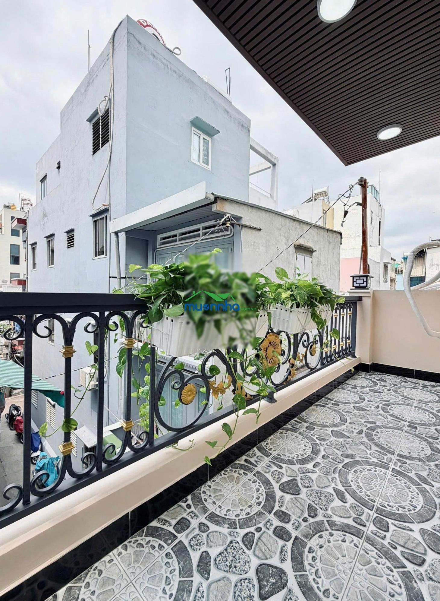 Siêu vị trí! hẻm 489 vip huỳnh văn bánh,p13 q, pn dt: 4,4 x 6,5 m,3 tầng nở hậu, chỉ 5,8 tỷ tl