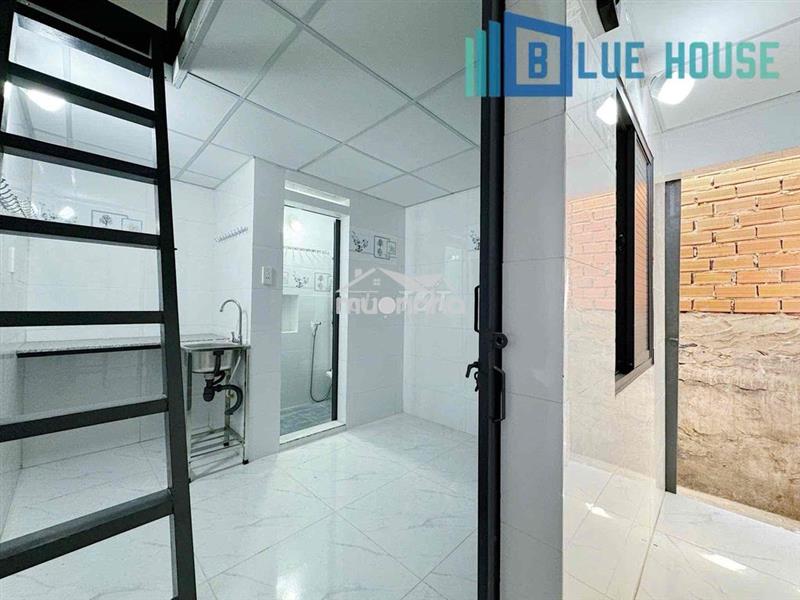 Cho thuê 1 trệt 1 lầu có nội thất ngay gần đầm sen, đh bách khoa