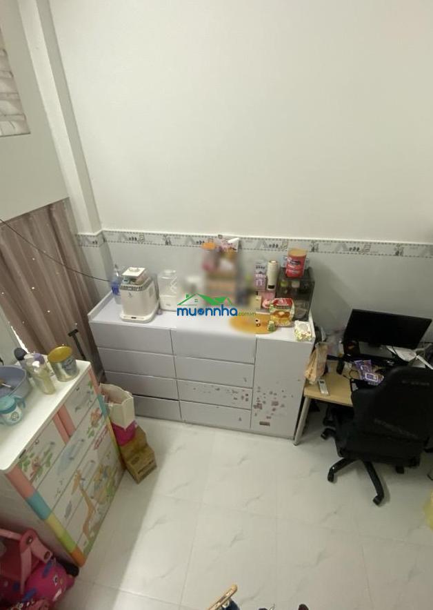 Bán nhà nhỏ xinh sát cầu chà và chợ xóm củi q8. 21m2 - ngan 3,3m - 3 tầng - 2 wc. giá 3,5 tỷ