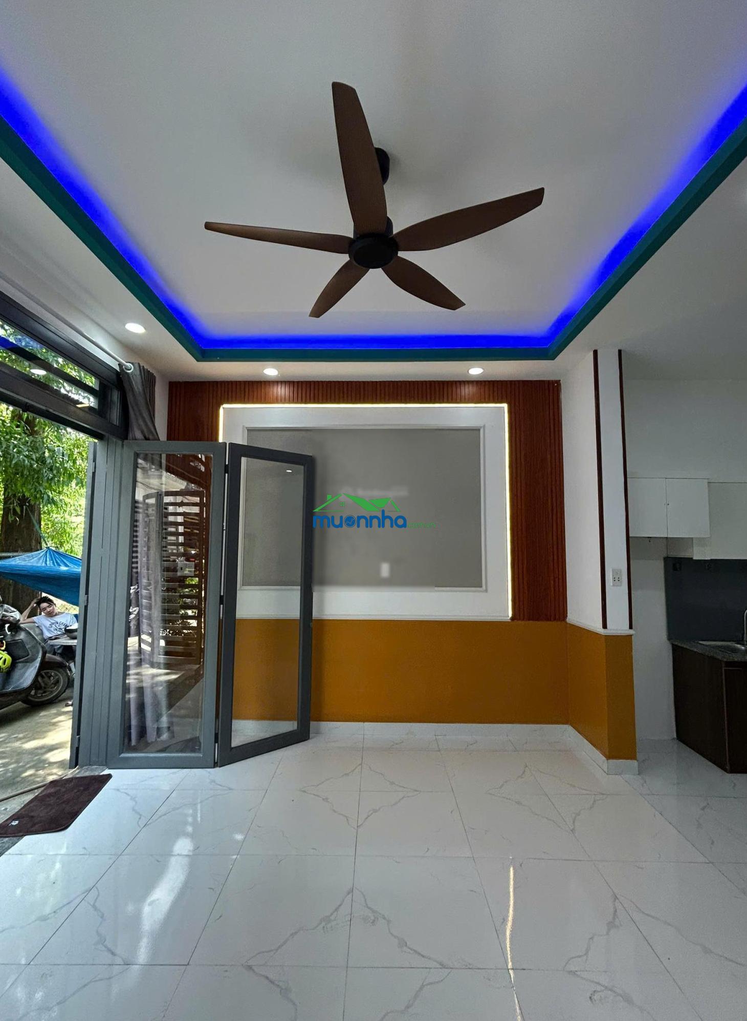 Bán nhà view hồ sinh thái 4.5x9m - giá 695 triệu