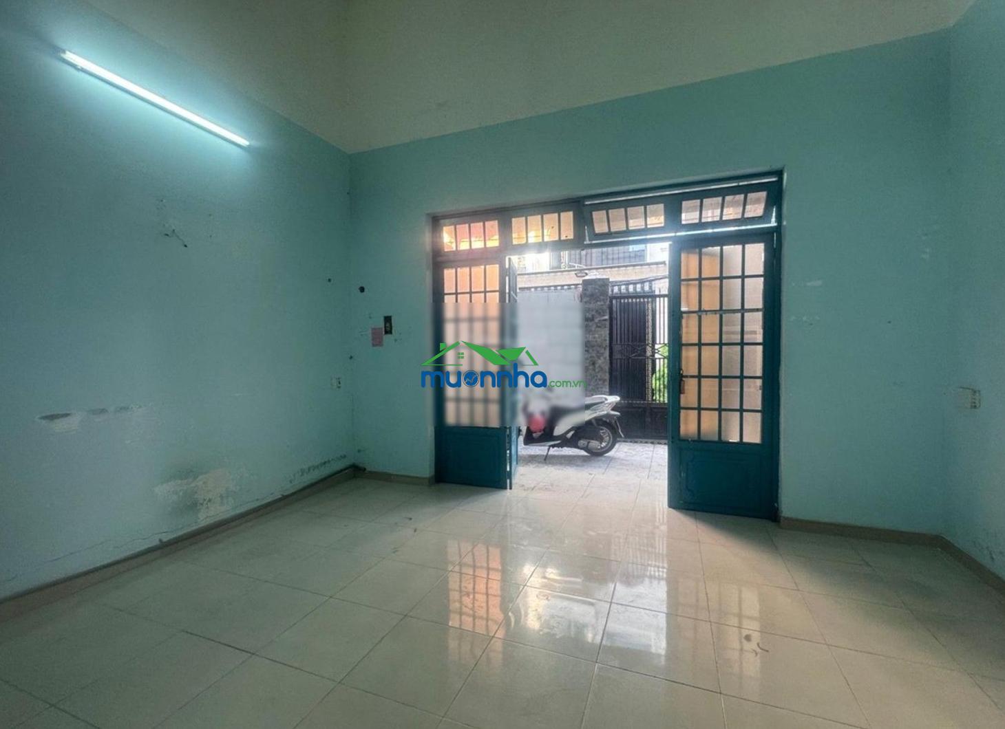 Nhà hẻm - 5.3x10m - nhà cũ tiện xây mới dt: 5.3x10m