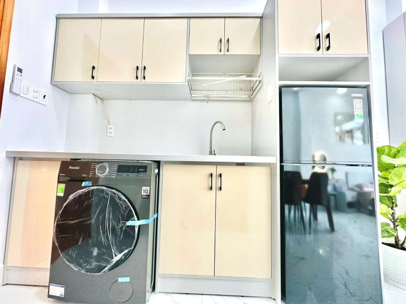 Cho thuê căn hộ phùng văn cung – ban công, nhiều ánh sáng tự nhiên, máy giặt riêng, gần quận 1 - 4