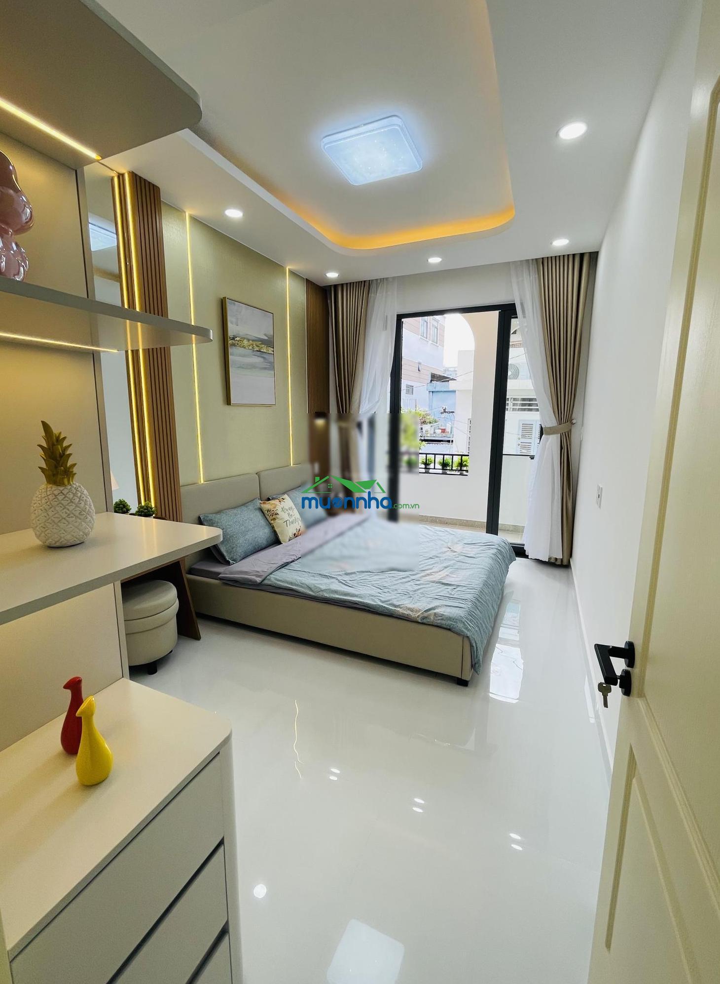 Hẻm xe hơi vạn kiếp - phan xích long - 2 tầng - 4pn - dt: 65m2 - sân để xe - giếng trời - 8.59 tỷ
