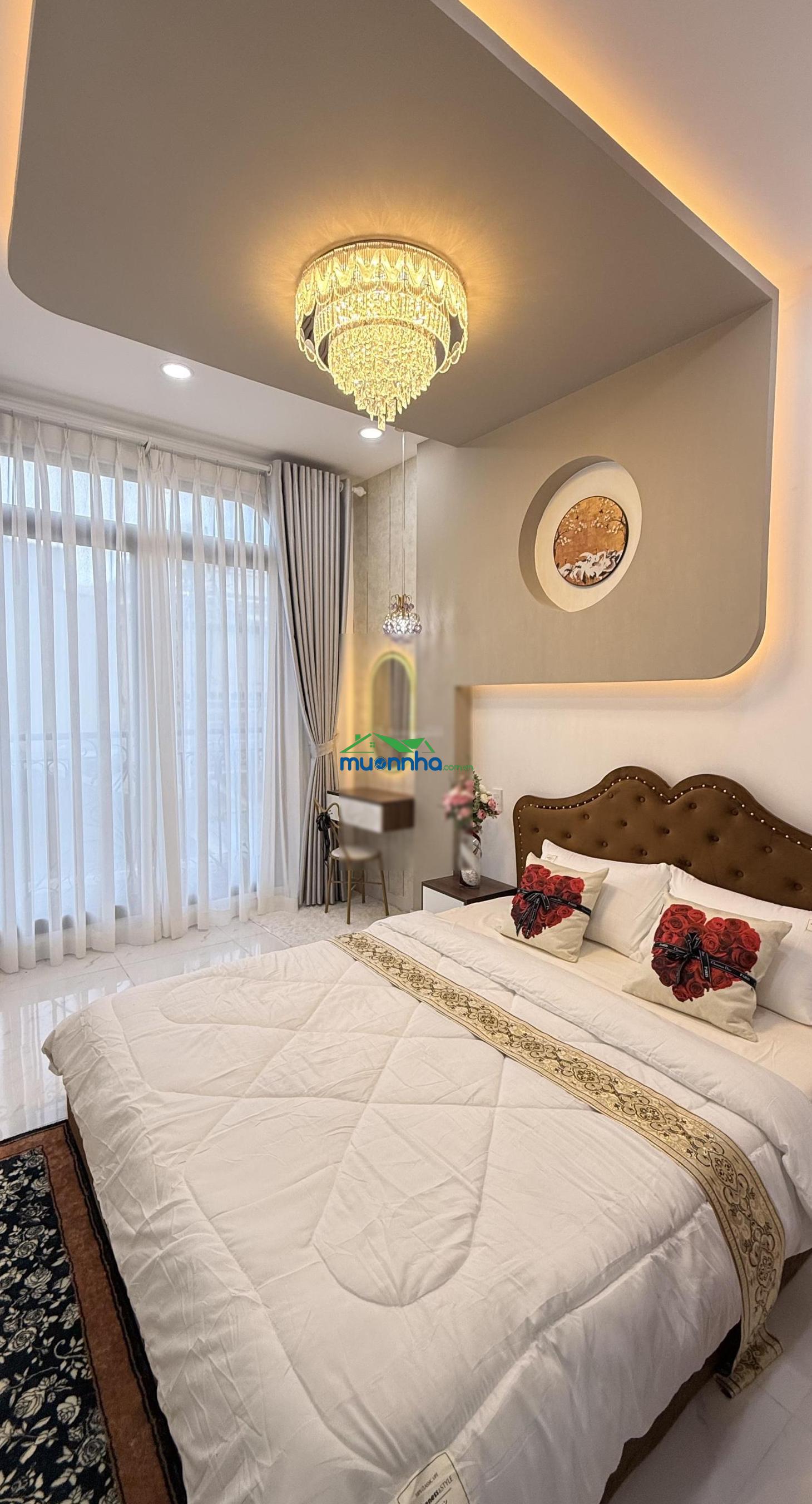 Nhà phan xích long 4 tầng 5pn, sát mặt tiền, hẻm 3m