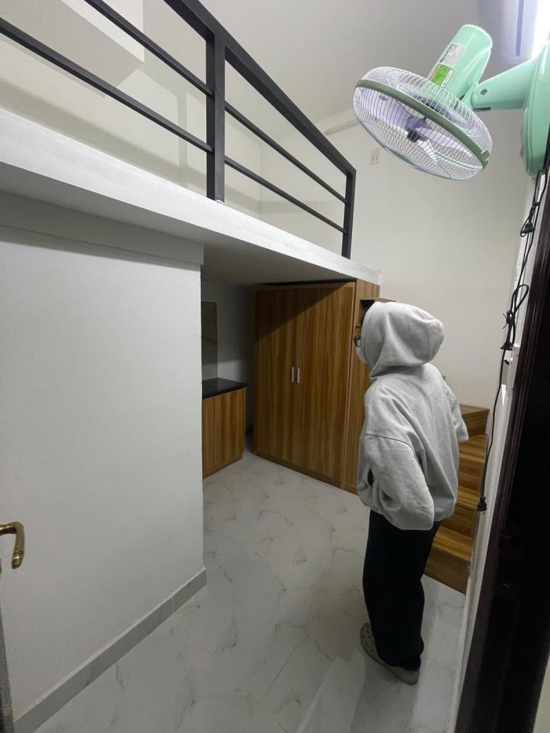 Phòng trọ gác có máy lạnh nội thất và có thang máy gần cao đẳng gtvt cs3 và văn hiến - 2