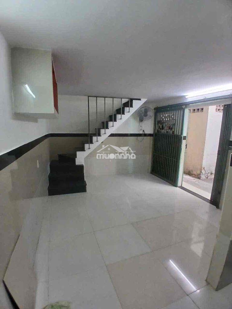 Cho thuê nhà đường huỳnh mẫn đạt quận 5