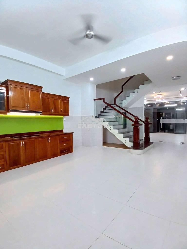 Nhỉnh 7 tỷ- gò dầu, tân phú. dt 5x17- 3 lầu mới- 4pn, 6wc vào ở ngay - 3