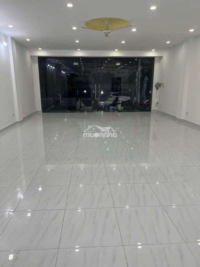 Nhà mt 1 trệt 3 lầu vị trí đắc địa có thang máy - 2