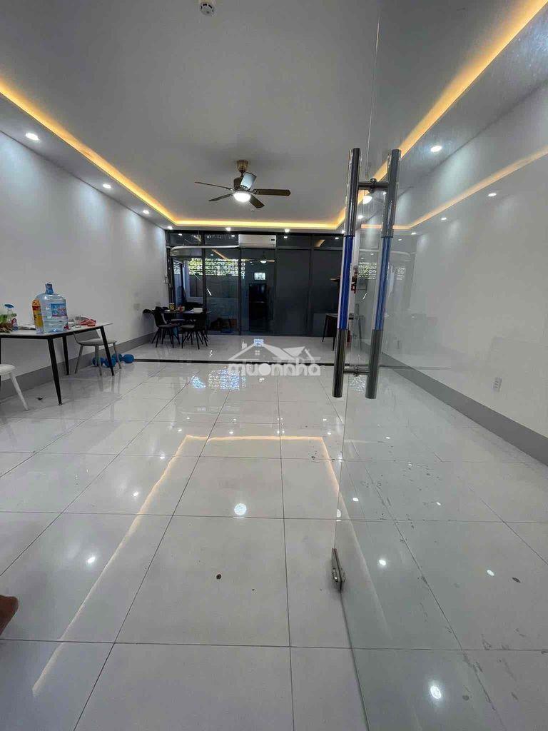 Mbkd vị trí quá đẹp mặt tiền thích quảng đức
