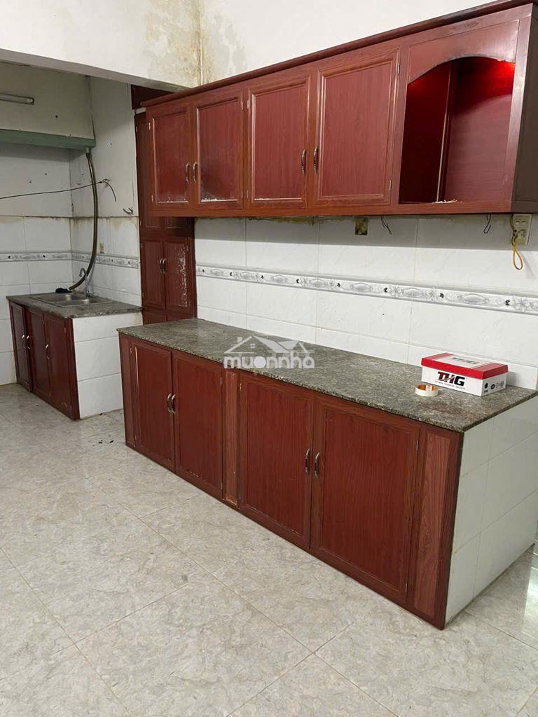 Nhà 1 lầu đúc, 5m x 20m, 2pn (có máy lạnh), 2wc, hẻm 2.5m hậu giang