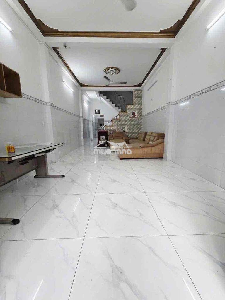 Cho thuê nhà hẻm 418 minh phụng, gần chợ bình thới. có 4pn