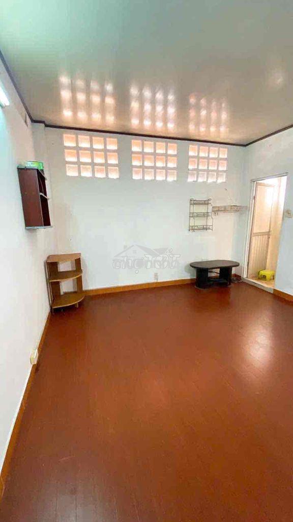 Phòng lớn rộng 30m2 - 3